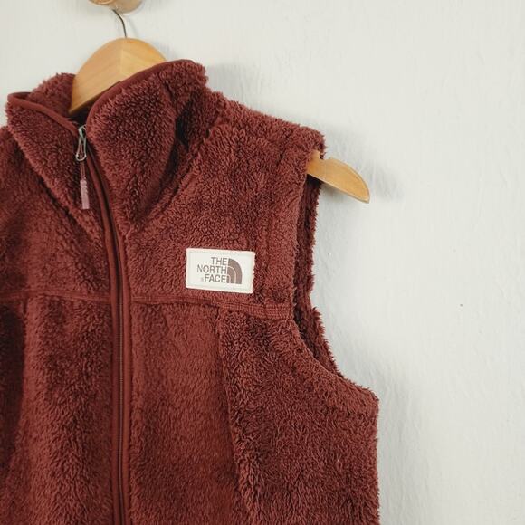 The North Face Campshire Sherpa Fleece Sleeveless Vest Sequoia Red - Picture 3 of 9